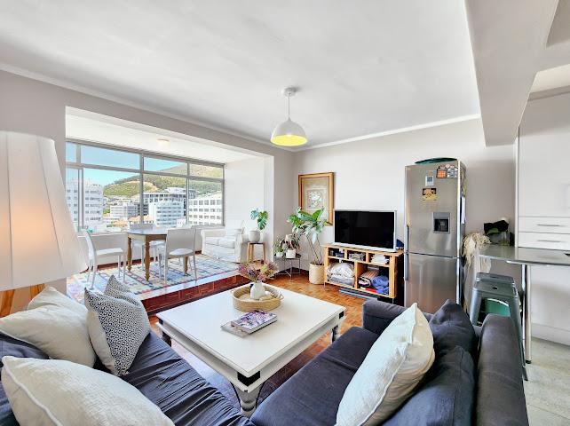 2 Bedroom Property for Sale in Sea Point Western Cape